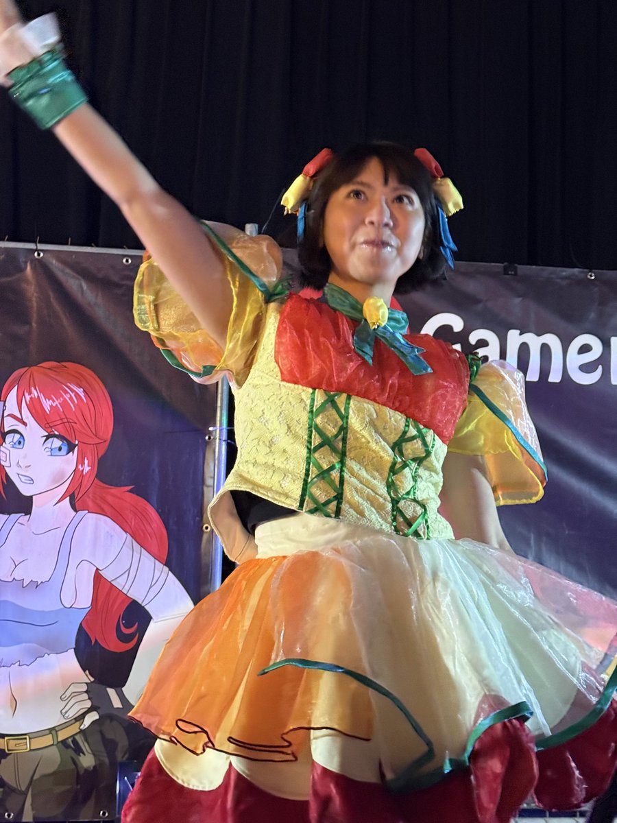 andrepicopiyo's tweet image. Yurapico’s first of five performances at Tomofair this weekend

Setlist (as far as I remember…)
1. Moment
2. Precious
3. Brand New Day
4. Yurapico Symphony 
5. Rain
6. Ikiteiku