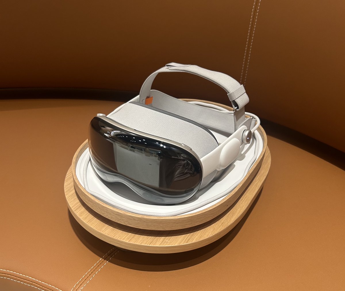 zucco0129's tweet photo. 凄い世界だった!
Number_iさんもカッコいいし
🍎さんの技術も凄いᐪᐤᐪ
でも操作簡単
店員さんも優しい丁寧で感謝🙏
#Number_i_Tim
#Number_i
#Apple https://t.co/pAw3IosUZa