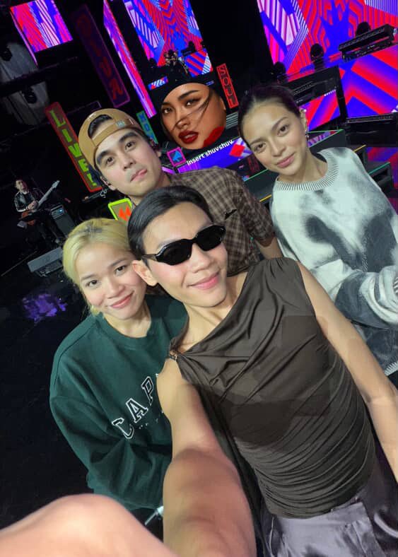 our family last night 🥹

#KlarisseTheBigNight
KLARISSE THE BIGNIGHT