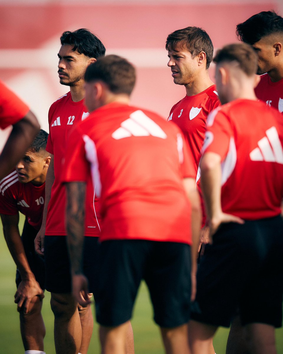 ¡Todos juntos, Sevilla! ⚔️❤️

🫵🏼 #RayoSevilla