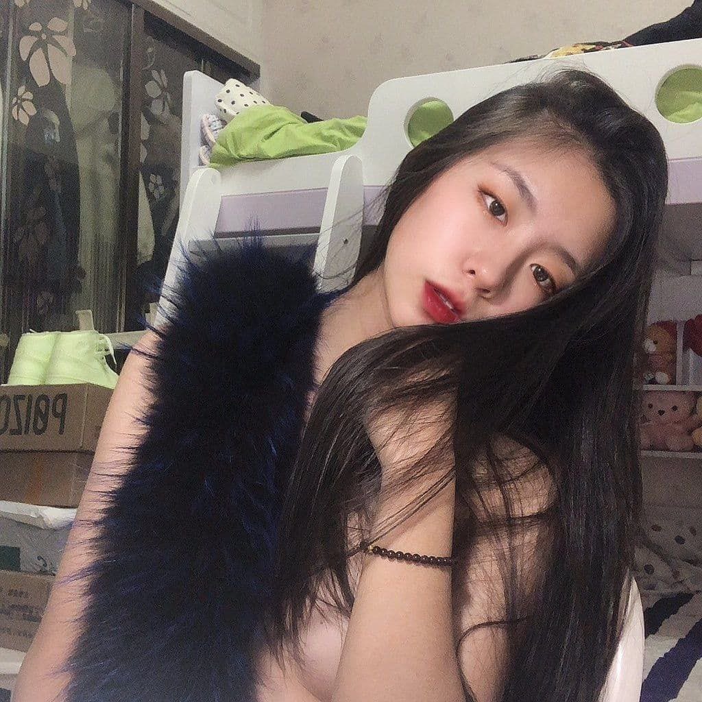 cuckold dâng mẹ và vợ cho bạn thân tweet media