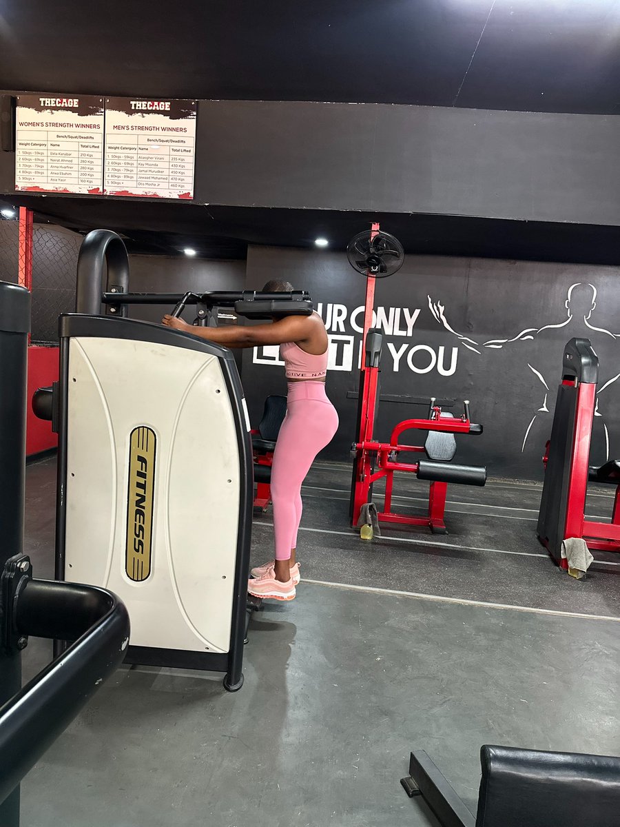 Gym mirrors and gains🥰