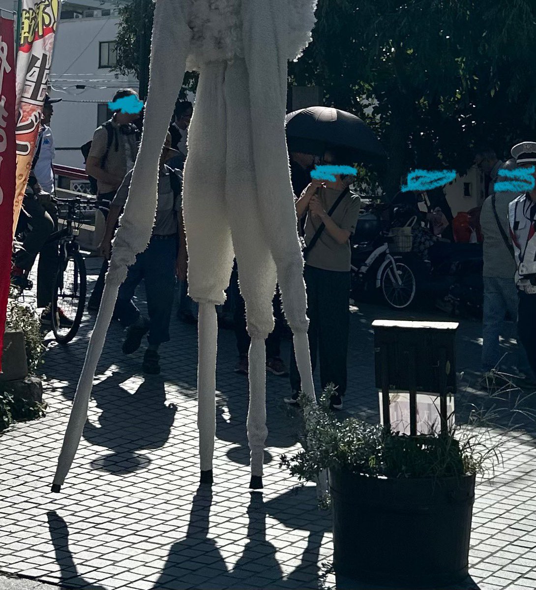 OLIVIA_orivia's tweet photo. でっけぇ カリフラワー!!!

と 思ったら

手足のクッソなげぇ
ヤギ ??  だった 、、、 https://t.co/xrSh4tnree