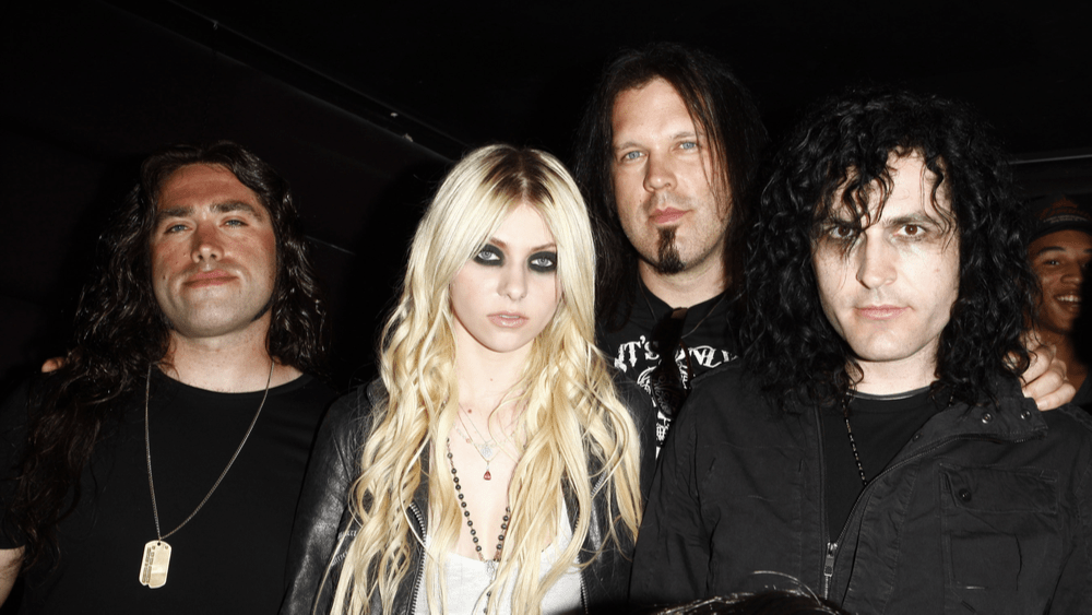 Rndm_9's tweet photo. @ghostamanita Scrolled for so long and didn't see The Pretty Reckless 😭 https://t.co/Ps7JxKsnSw