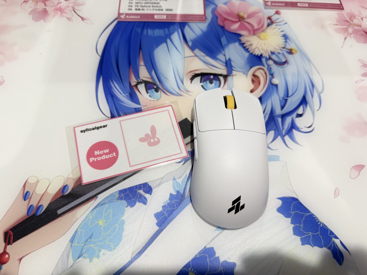 🆕【取扱い決定】
SyLicalGear、取扱い決定‼️🎉

🔹ポーリングレート：8K対応⚡
🔹センサー：PAW3950搭載
🔹重量：39±2gの超軽量設計

📐サイズ：
W61 × D118 × H38 mm

🎮TGS2025にて実機展示中‼️
ぜひ会場でご体感ください✨