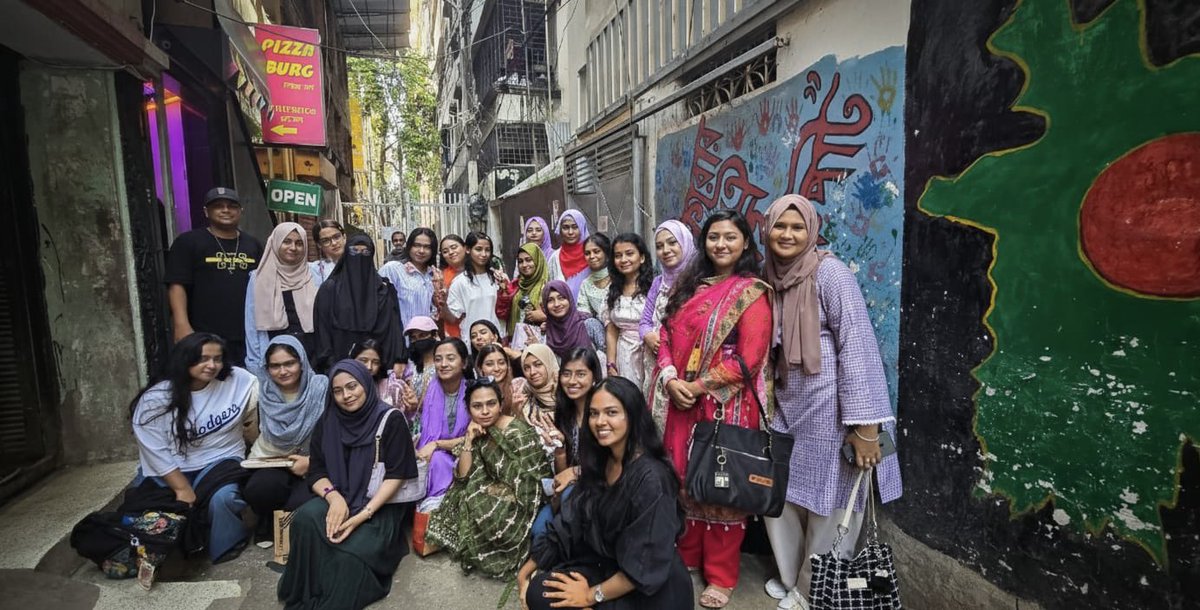 MYTakia09's tweet image. Yesterday  felt simple, yet meaningful. A ticket, an RJ hug, laughter with ARMY, and suddenly, the hours turned into something I’ll remember. You always remind us to hold on to these quiet moments. 
#BTSARMY #BTSBDProject
#BTSArmyMovieWee #BTSMOVIEWEEKS #BDARMY #BTSEvent  #Bdarmy