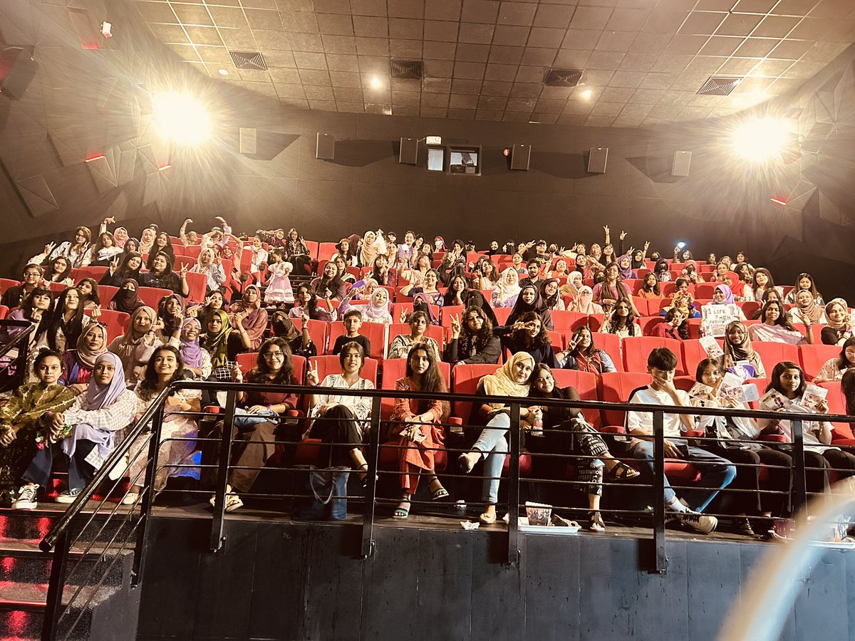 MYTakia09's tweet image. Yesterday  felt simple, yet meaningful. A ticket, an RJ hug, laughter with ARMY, and suddenly, the hours turned into something I’ll remember. You always remind us to hold on to these quiet moments. 
#BTSARMY #BTSBDProject
#BTSArmyMovieWee #BTSMOVIEWEEKS #BDARMY #BTSEvent  #Bdarmy