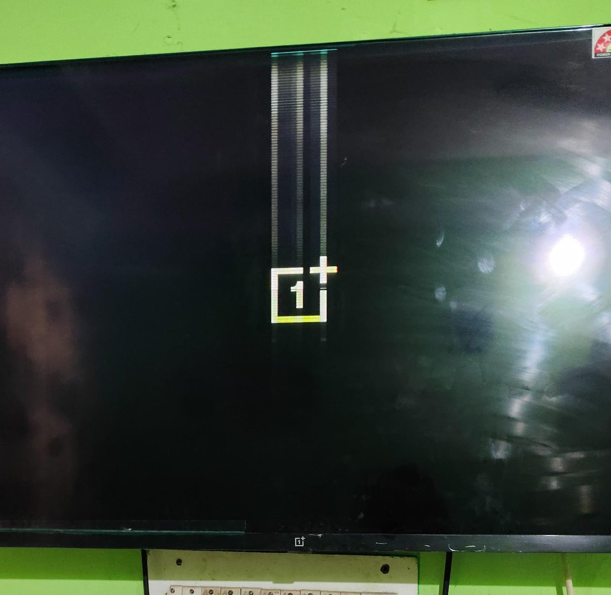 piyushs71461037's tweet image. U cant do any thing other than by replying on DM messages.
I woul rather love to through my TV in riverone of the worst brand of TV and mobile. Please never buy oneplus product #boycotoneplus 
New trend of making fool to customer by sofware upgrade with green line issue.