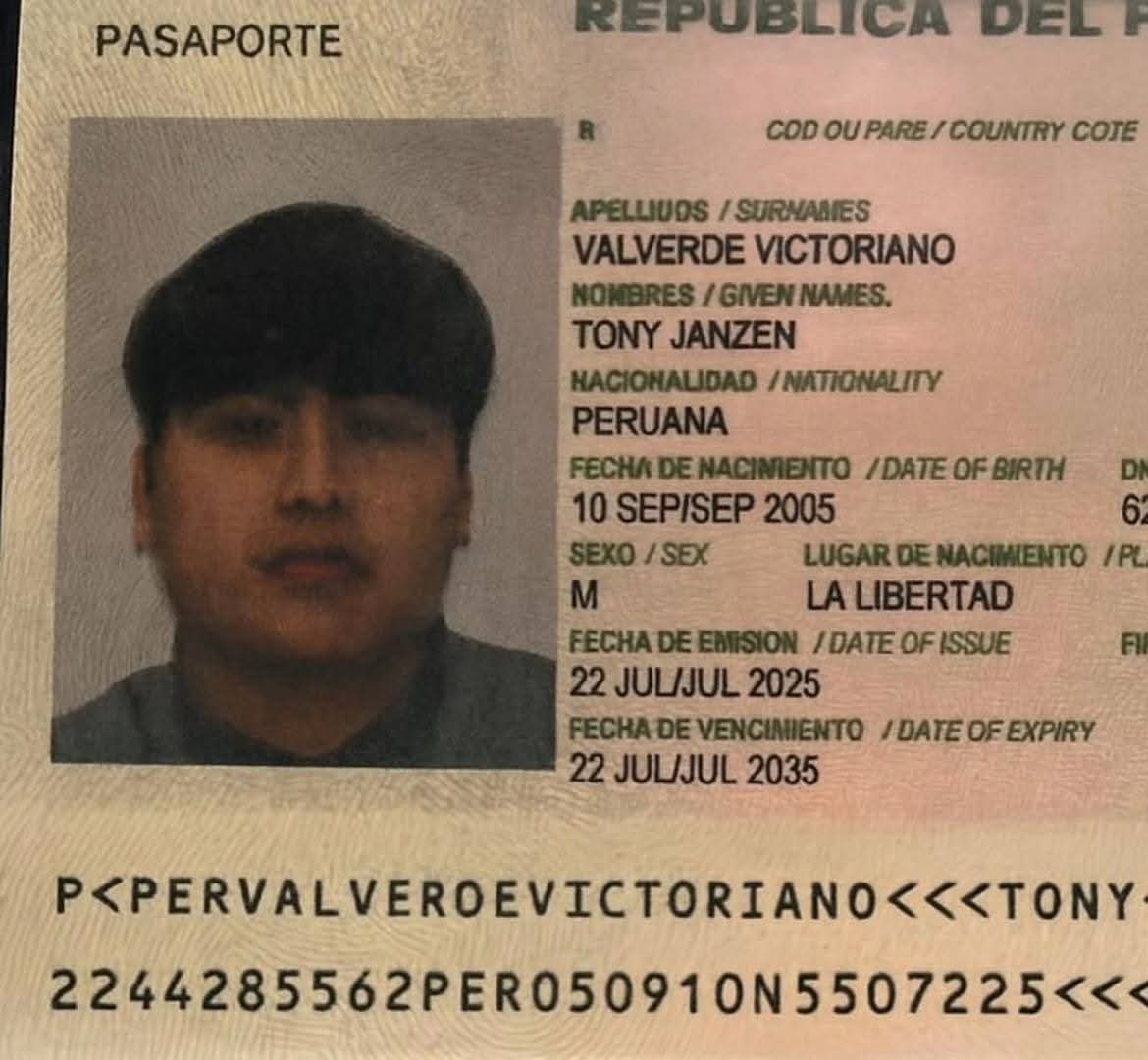 Este es "Pequeño J" el narco peruano sindicado como autor intelectual de los tres asesinatos perpetrados en Florencio Varela.
Su nombre real es Tony Janzen Valverde Victoriano. Lo buscan en la frontera. 
Hay alerta roja para su captura.