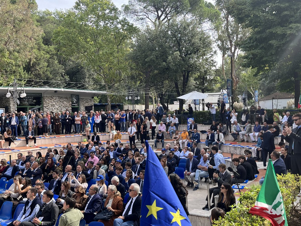 gasparripdl's tweet image. Anche il secondo giorno di #Libertà sta raccogliendo testimonianze dalle realtà più importanti del nostro Paese. Grazie a tutti gli ospiti che sono saliti sul palco di @forza_italia a #Telese.