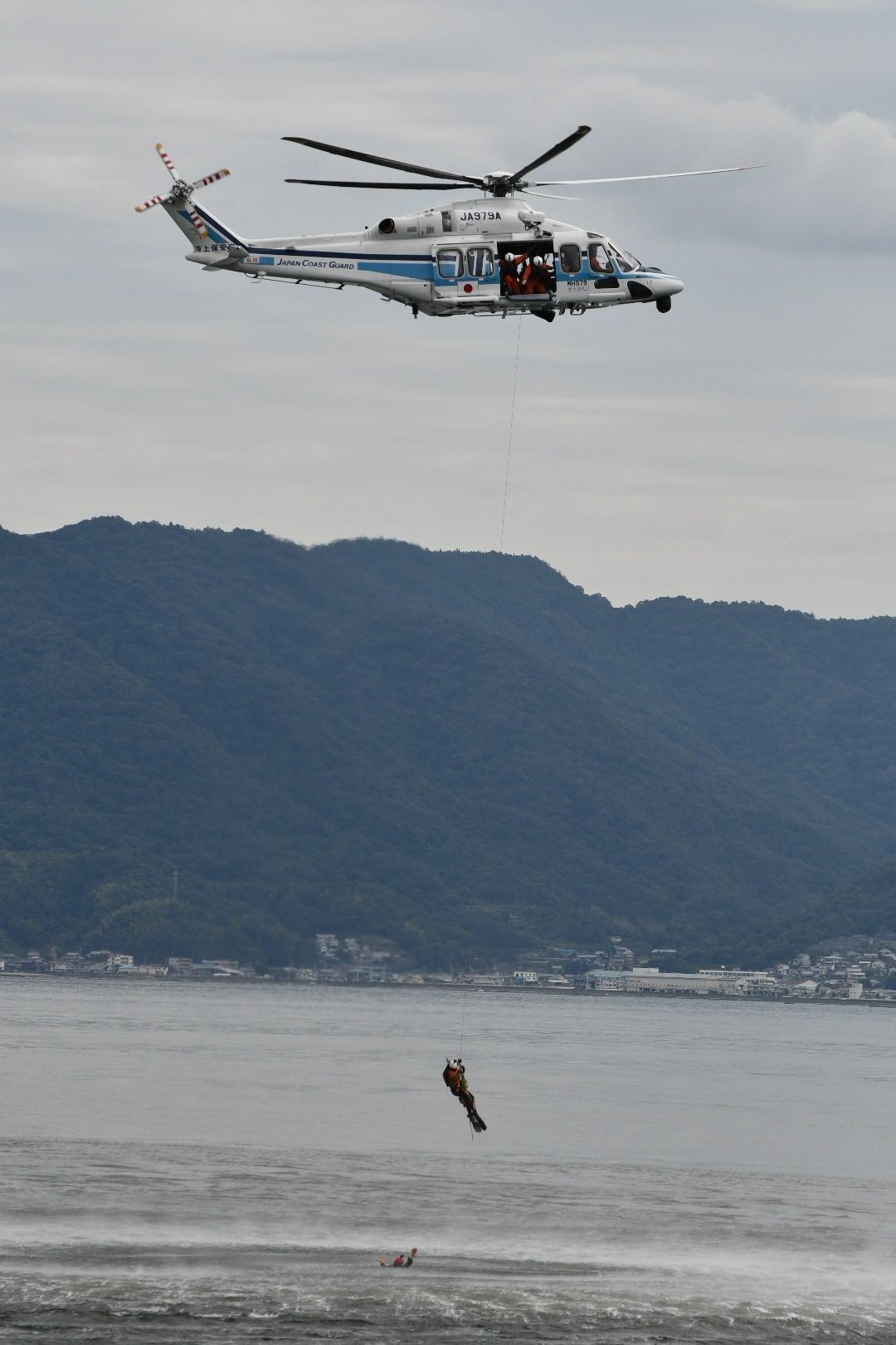 救難ヘリ　海をいく　ジオラマ 救難ヘリ 海をいく ジオラマ
