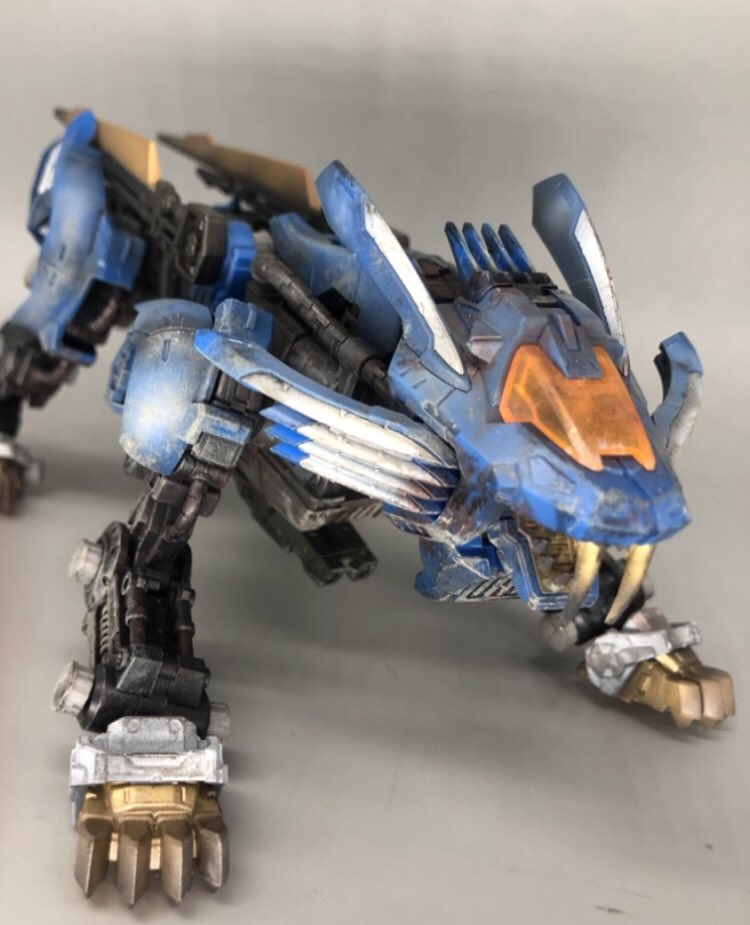 #ゾイド
#コマンドウルフ
#リアライズモデル
リアライズモデル、アーバイン専用コマンドウルフのパッケージの模型の塗装させて頂きました。
グラフィックアーティストのICHIさんの手によりカッコ良く仕上がりました！