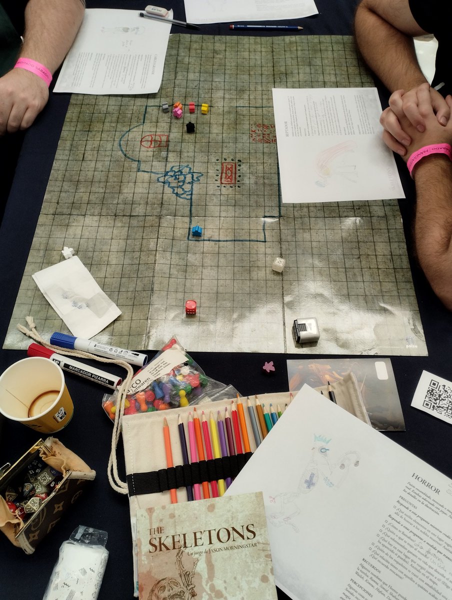 Rol ad Lvdicrvm (@roladlvdicrvm) on Twitter photo Jugamos The Skeletons de <a href="/elrefugioedit/">El Refugio Editorial</a> en <a href="/Mangafest/">Mangafest</a>. Los esqueletos no están dejando títere con cabeza y van saliendo historias personales muy turbias. Jugamos The Skeletons de <a href="/elrefugioedit/">El Refugio Editorial</a> en <a href="/Mangafest/">Mangafest</a>. Los esqueletos no están dejando títere con cabeza y van saliendo historias personales muy turbias.