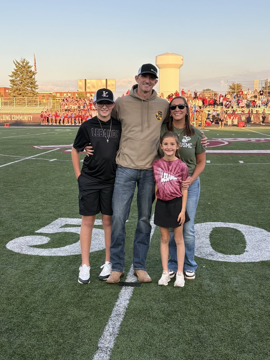 🇺🇸 We had the great pleasure of saluting 2000 LHS graduate Doug Short last night as our Patriot Night honoree. Thank you for your service!