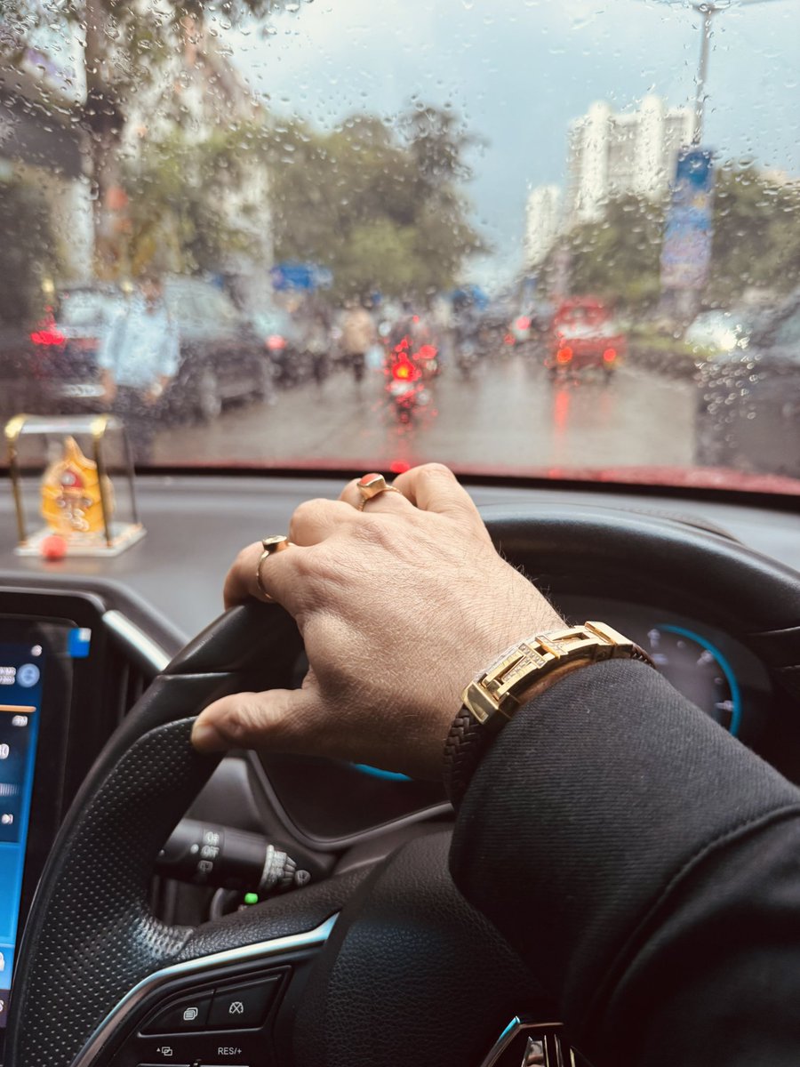 #bombay and #baarish .. the combo .. #MumbaiRains