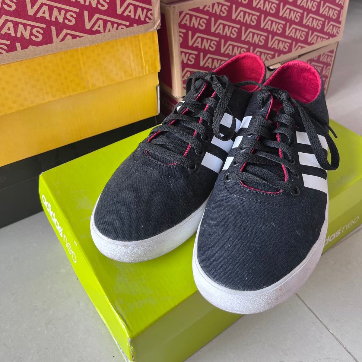 somethingnewpp's tweet image. ❗️#SOMETHINGSALE❗️

ส่งต่อ รองเท้า Adidas neo 
สภาพ 80% 

✨ไซส์  40 มีกล่อง

📮 700 รวมส่งลทบ, EMS+30

ดูรูปหรือสอบถามเพิ่มเติมได้ทาง dm

#ส่งต่อ 
#ส่งต่อรองเท้า 
#รองเท้ามือสอง 
#โล๊ะตู้
#adidas