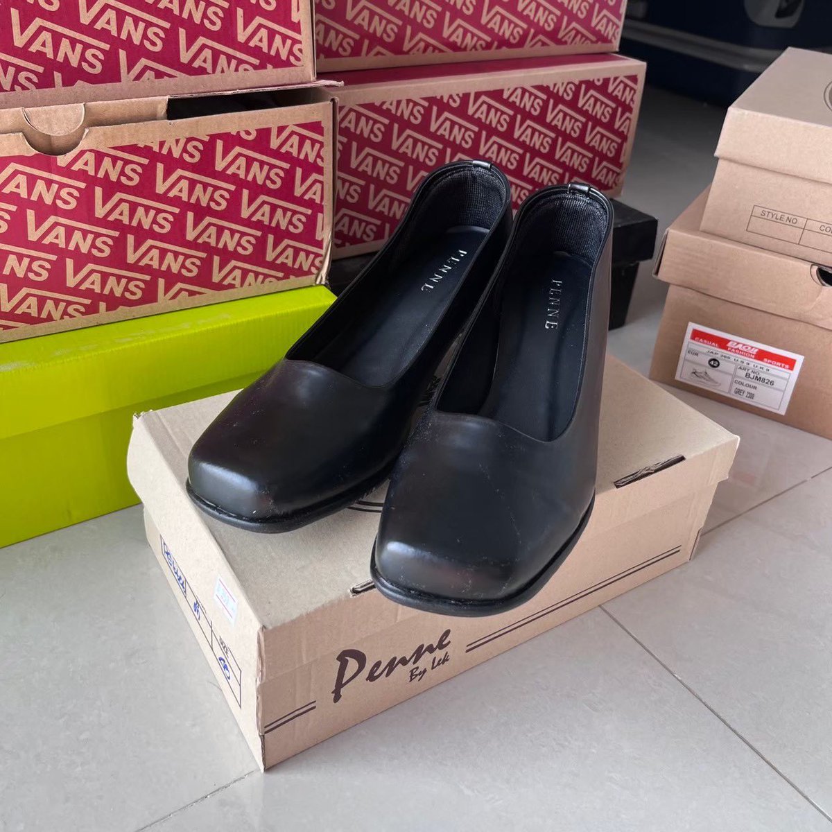 somethingnewpp's tweet image. ❗️#SOMETHINGSALE❗️

ส่งต่อ รองเท้ามือสอง 
ใส่แค่1 ครั้งค่ะ สภาพ 99% 

✨ไซส์  38 และ 40 มีกล่อง+ป้าย 

📮 200 รวมส่งลทบ, EMS+30 

ดูรูปหรือสอบถามเพิ่มเติมทางdm

#ส่งต่อ 
#ส่งต่อรองเท้า 
#รองเท้ามือสอง 
#โล๊ะตู้