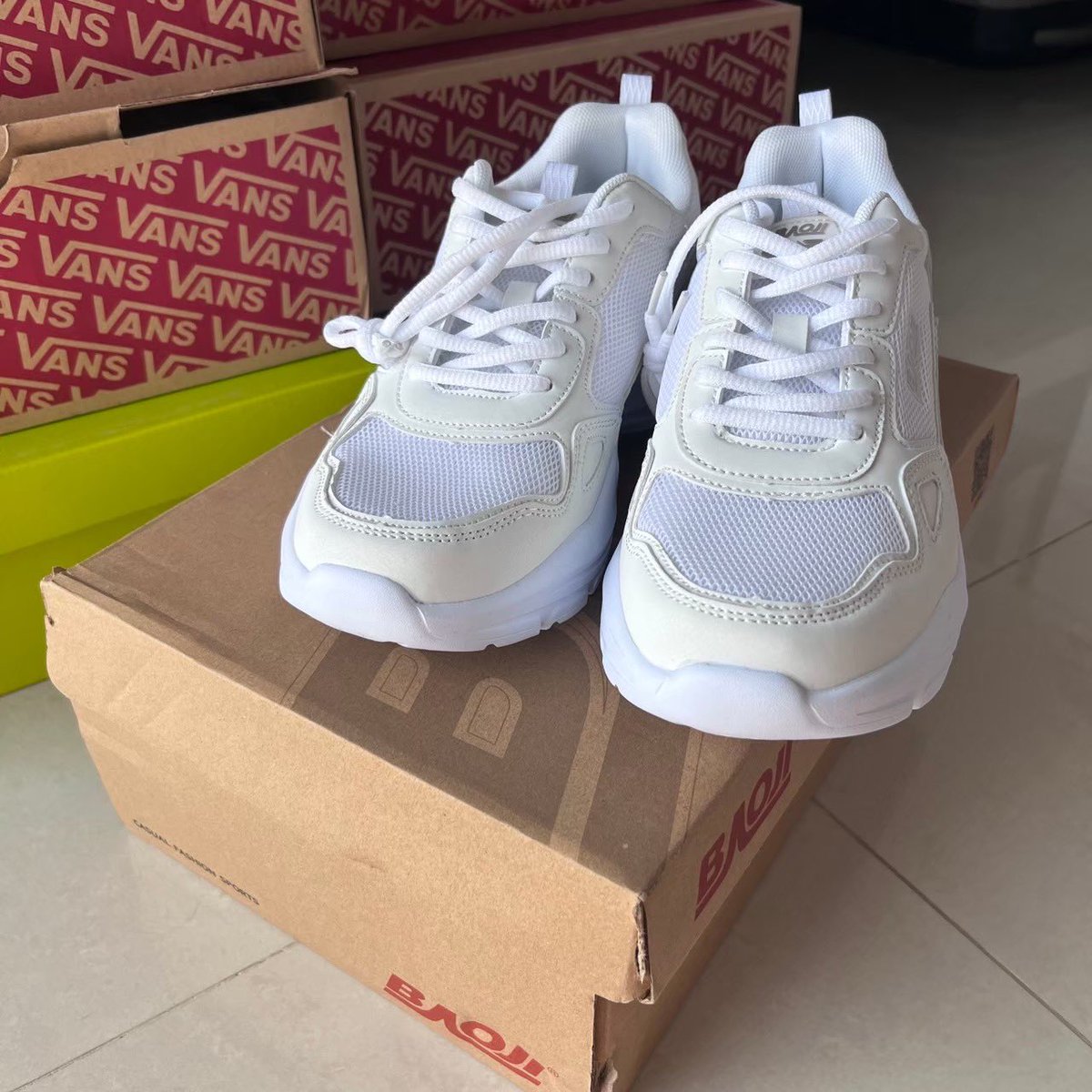 somethingnewpp's tweet image. ❗️#SOMETHINGSALE❗️

ส่งต่อ รองเท้า Baoji 
ใส่แค่ 1 ครั้งค่ะ สภาพ 99% 

✨ไซส์  42 ยาว มีกล่อง

📮 420 รวมส่งลทบ, EMS+20

ดูรูปหรือสอบถามเพิ่มเติมทางdm

#ส่งต่อ 
#ส่งต่อรองเท้า 
#รองเท้ามือสอง 
#โล๊ะตู้
#baoji