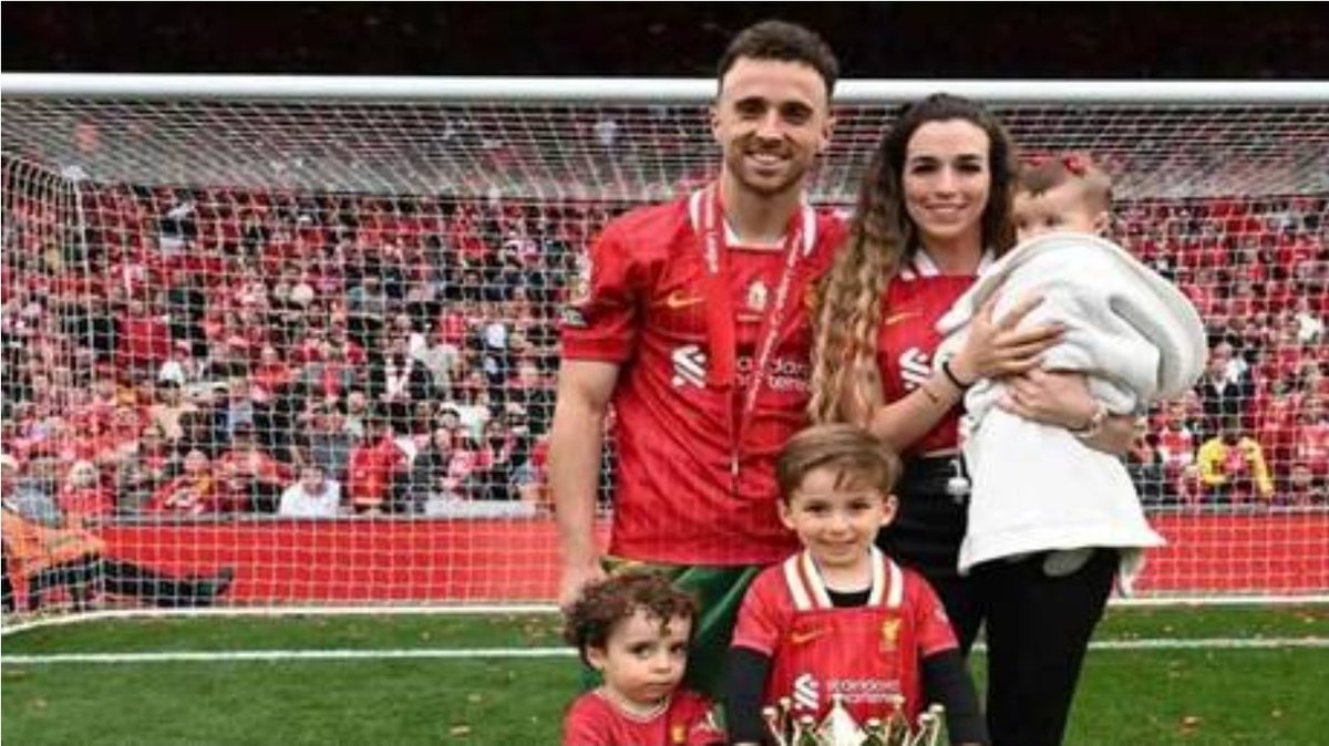 "14.5 مليون يورو"
#ليفربول يمنح عائلة النجم الراحل ديوغو غوتا القيمة المتبقية في عقده ويقرر حجب الرقم 20 للأبد .
 
#LiverpoolFC
RT