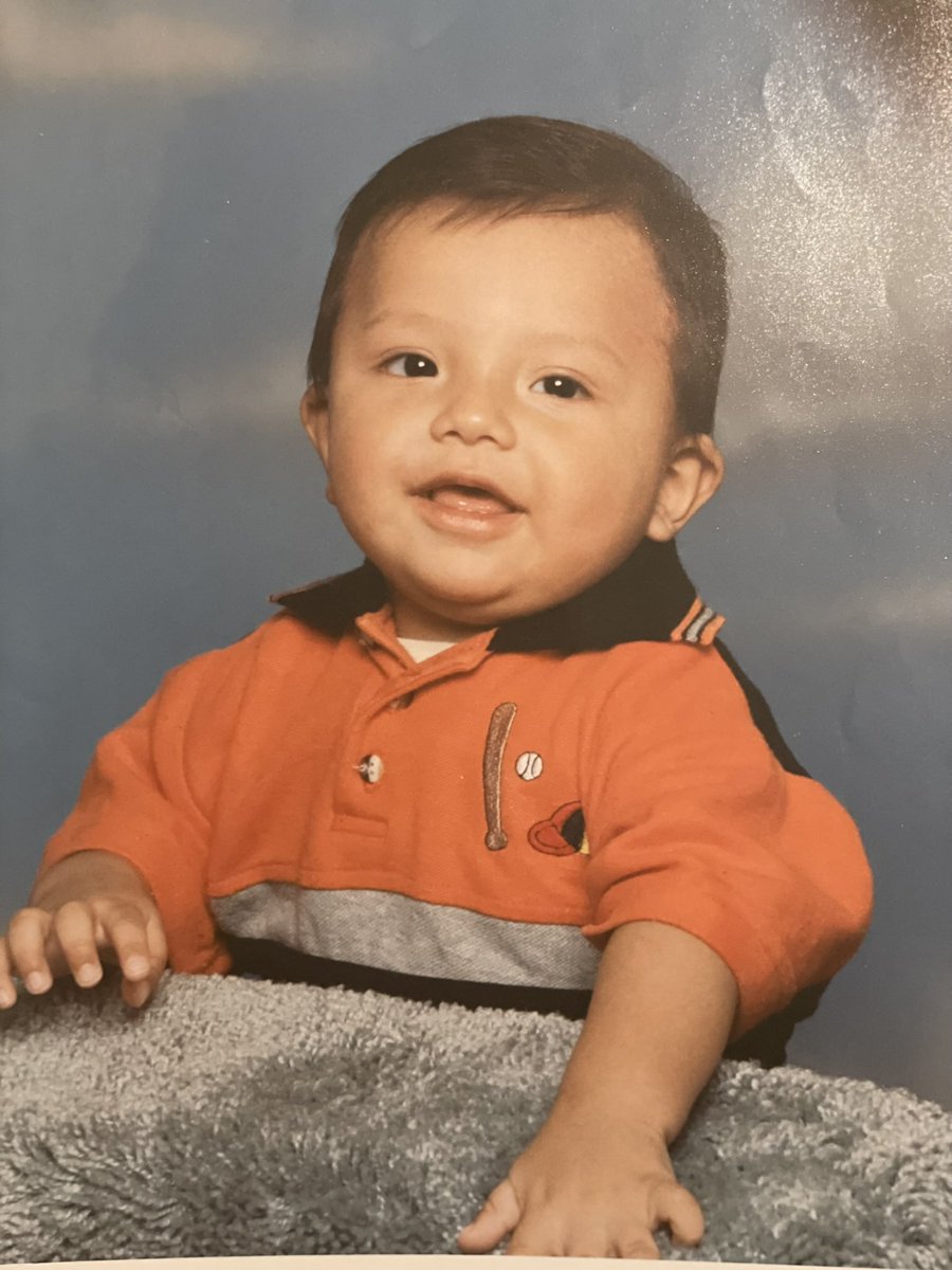 Delogram's tweet image. Vivo si me exiges pequeño Delo 🖤