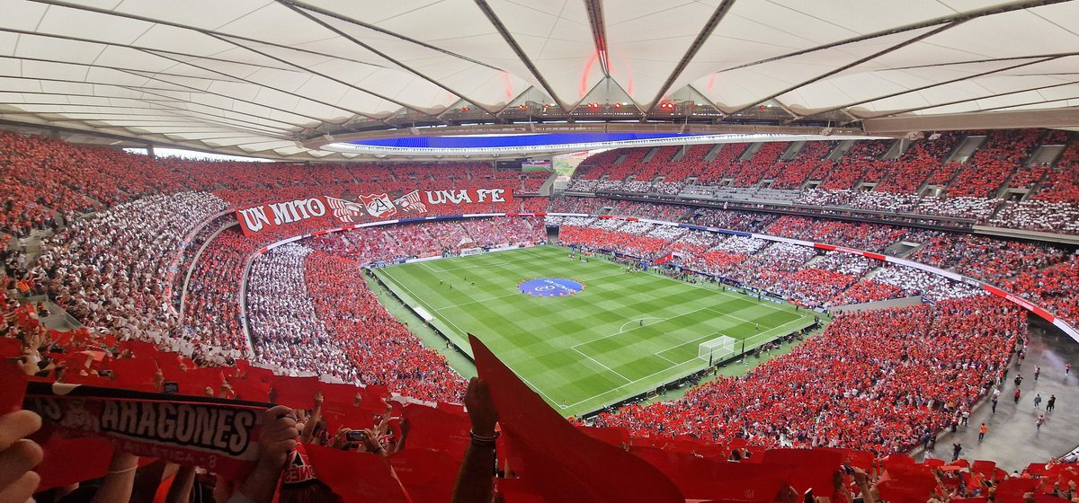 estoesatleti's tweet image. ❤️🤍 Asi recibió el Metropolitano al Atlético de Madrid ❤️🤍