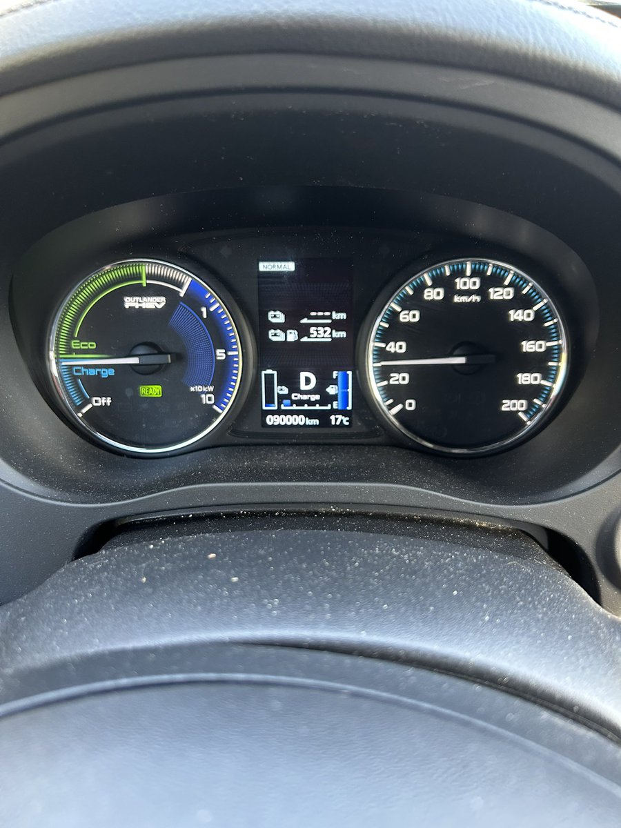 Pyöreitä lukuja käyttiksen mittarissa. 90 000 km neljässä ja puolessa vuodessa. Vähän tulee nykyään ajettua kun ei ole päivittäistä työmatkaa eikä reissutyötä. Ennen tää ois ollu 1,5 vuoden kilometrit. 
#käyttöauto #kilometrikisa