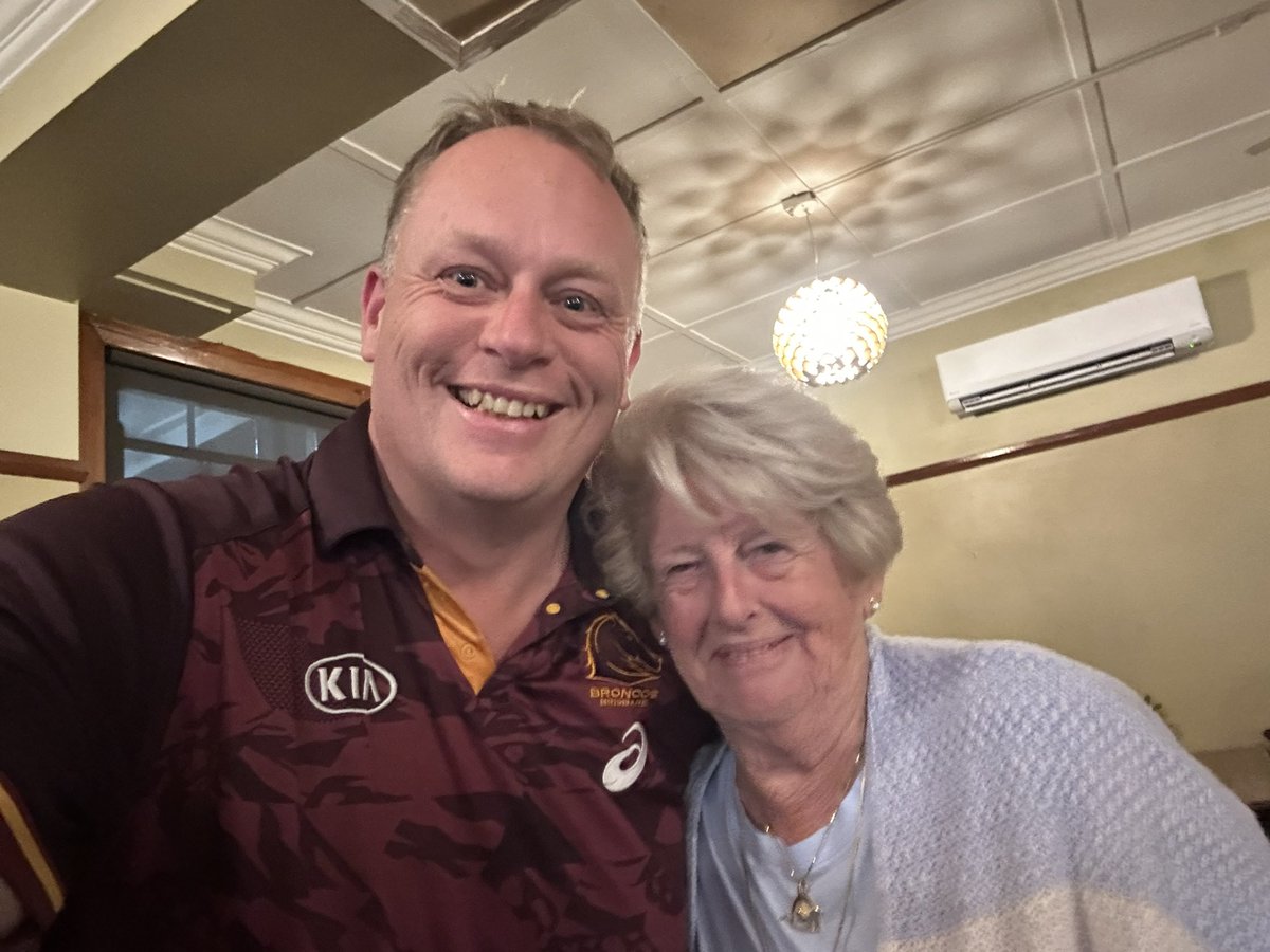 Ben Walker (@walkerb83) on Twitter photo When you’re in the presence of royalty you must get a photo <a href="/munsieanne/">Anne Munsie</a> <a href="/MunsieGlenn/">Glenn Munsie</a> <a href="/Chargey76/">Michael Charge</a> When you’re in the presence of royalty you must get a photo <a href="/munsieanne/">Anne Munsie</a> <a href="/MunsieGlenn/">Glenn Munsie</a> <a href="/Chargey76/">Michael Charge</a>