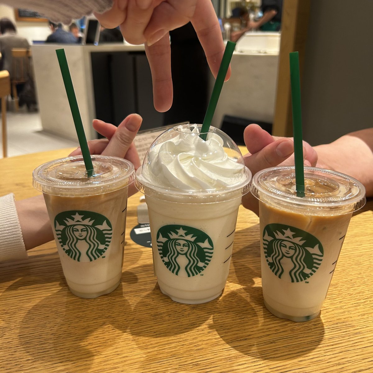 出勤！ラスト！ご飯とスタバ連れて行ってもらったにょ💓