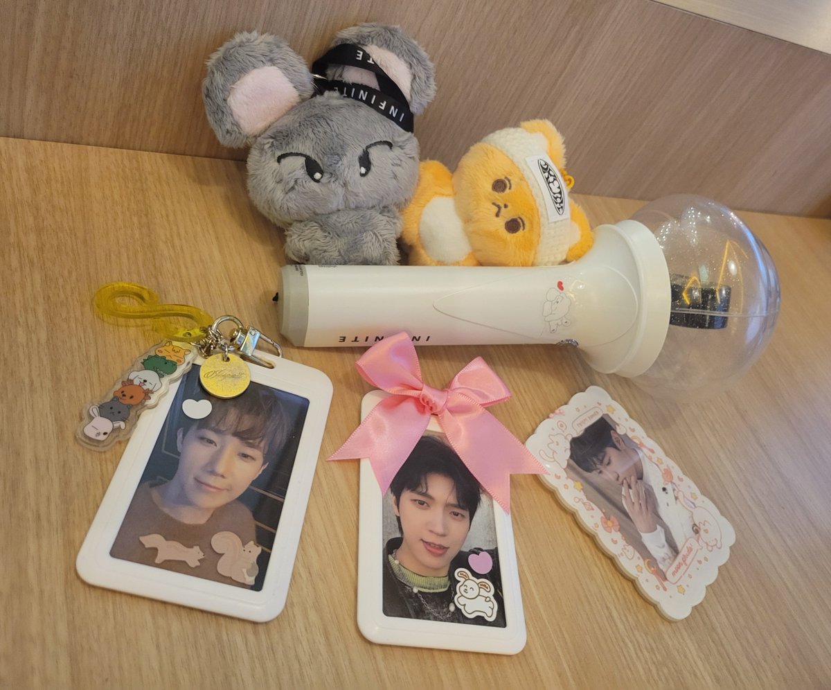 inductiveset's tweet photo. since i logged back in here life update finally saw ifnt earlier this year with beloved oomfs 🥹 flying across the world and staying up to survive the 5 hour le encore livestream for these uncs was so worth it https://t.co/8H2jR9PPBm
