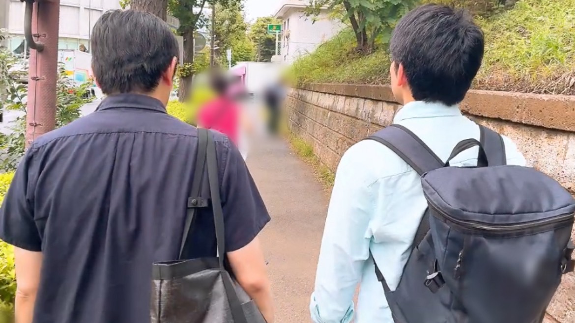 ＼　今週のできごと👾　／

現場の立ち会いをしました！
集合時間よりもやはり早く来る2人。
急いで入館手続きするマネでした😅

#わーるどもんすたー
#芸能事務所
#俳優
#子役