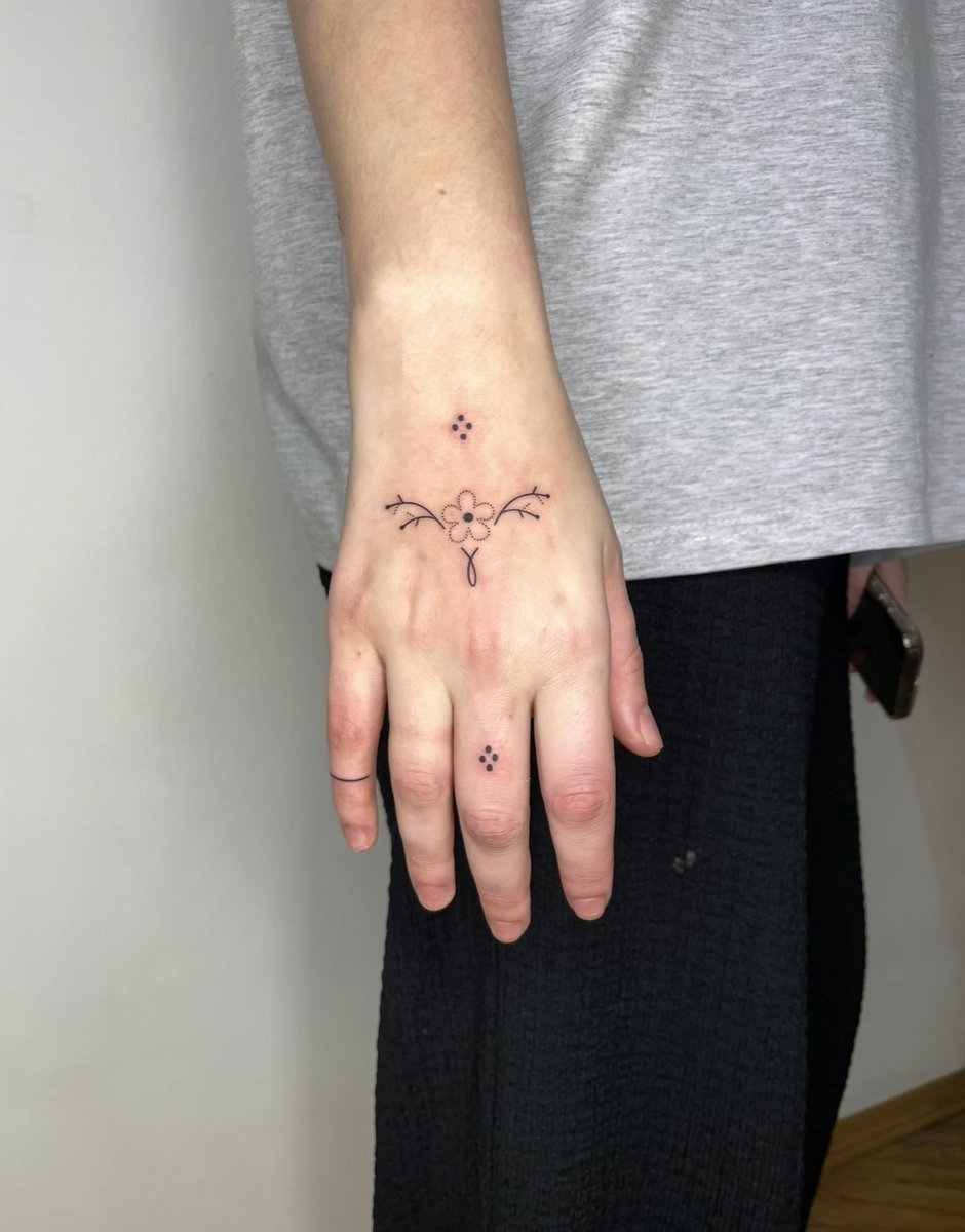 Маруся tweet media