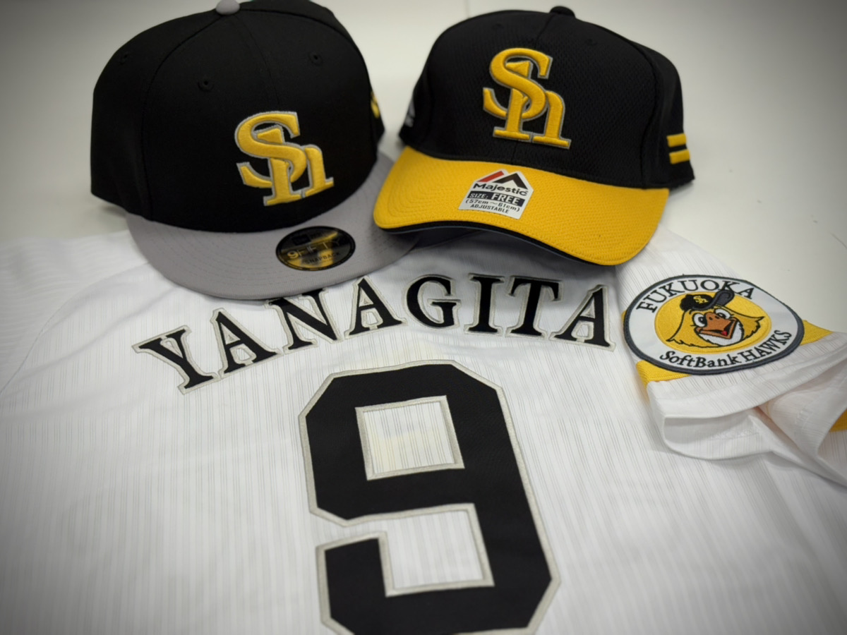 selection_npb55's tweet image. \パリーグ連覇🎉/

福岡ソフトバンクホークスファンの皆様おめでとうございます！

そんな本日、セレクションにもついにホークスグッズが入荷！🙌
明日より新宿本店で販売開始、大阪店・水道橋店でも順次販売開始予定です✊

🚩NewEraキャップはコチラ👇
selection-j.com/lib/zaiko/sear….

#sbhawks