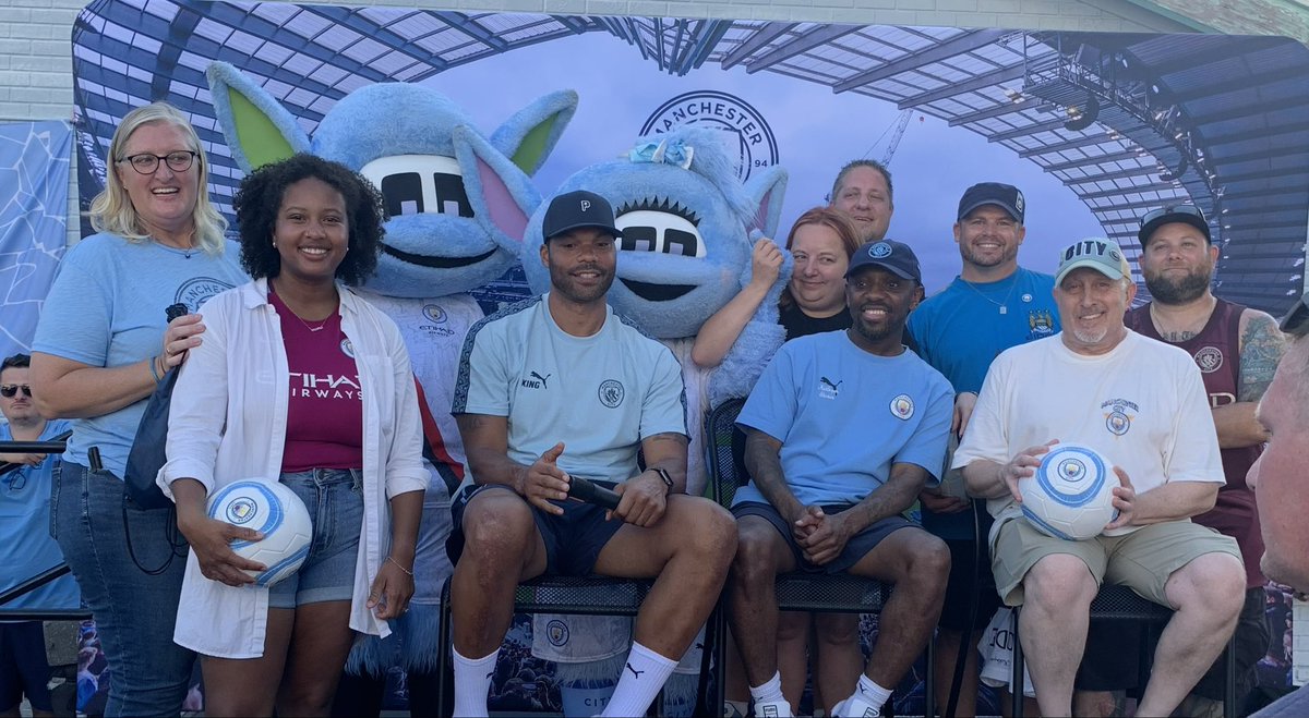 The Clarets travel to the Etihad to face the Boys in Blue. Welcome back Kyle. But City’s got this one. C’MON CITY! #ManchesterCity #MyPLMorning  #murphyspub6582 #ManCityUS #PLFANS <a href="/ManCity/">Manchester City</a> <a href="/ManCityUS/">Manchester City US</a> <a href="/Pub_murphy/">Murphy's Pub</a> <a href="/PLinUSA/">Premier League USA</a> @NBSSportsSoccer @MyPLMorning <a href="/Ariellec/">Arielle Castillo</a> <a href="/cityzensorlando/">Orlando Cityzens</a>