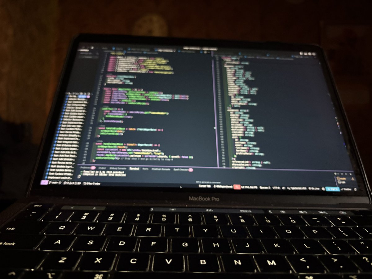 _Annonnymouss_'s tweet image. A friend saw me coding and said “it’s Saturday, it’s the weekend” and I replied, “it’s just another day to be consistent”
