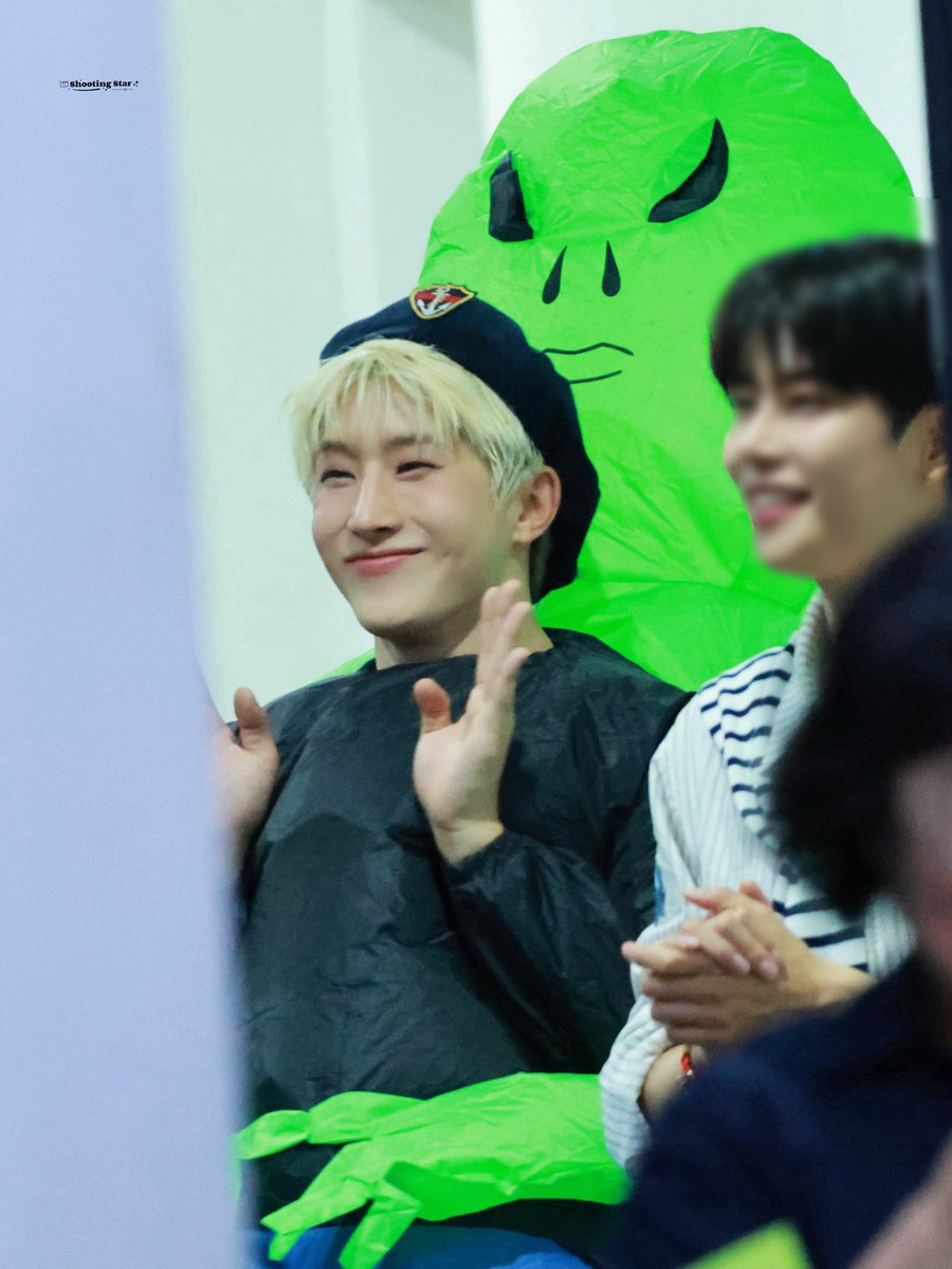 Shooting__029's tweet photo. 250927 
ZOONIZINI FANPARTY [Roll The Dice] in Seoul Hi Bye 

오늘도 고생했엉!!!! 🫳🏻🫳🏻🫳🏻
외계인 너무 귀엽다 ㅎㅎ 👽

#주니지니 #ZOONIZINI #진진 #JINJIN #엠제이 #MJ #아스트로 #ASTRO https://t.co/kw6nyVveF4