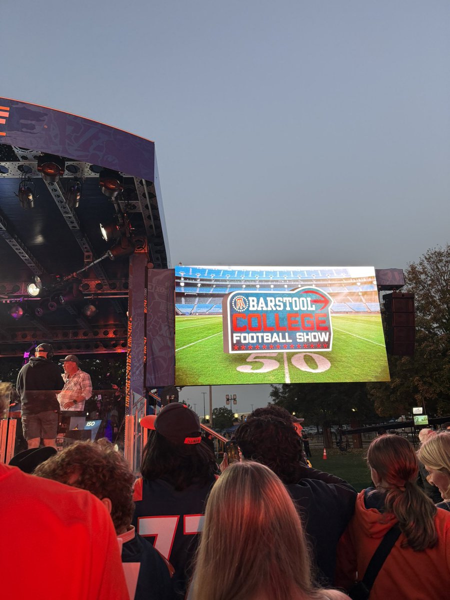 Big Noon Kickoff and the Barstool College Football Show are here on site in Champaign #Illinois. Barstool shows starts at 8 CT and Big Noon follows at 9 CT.