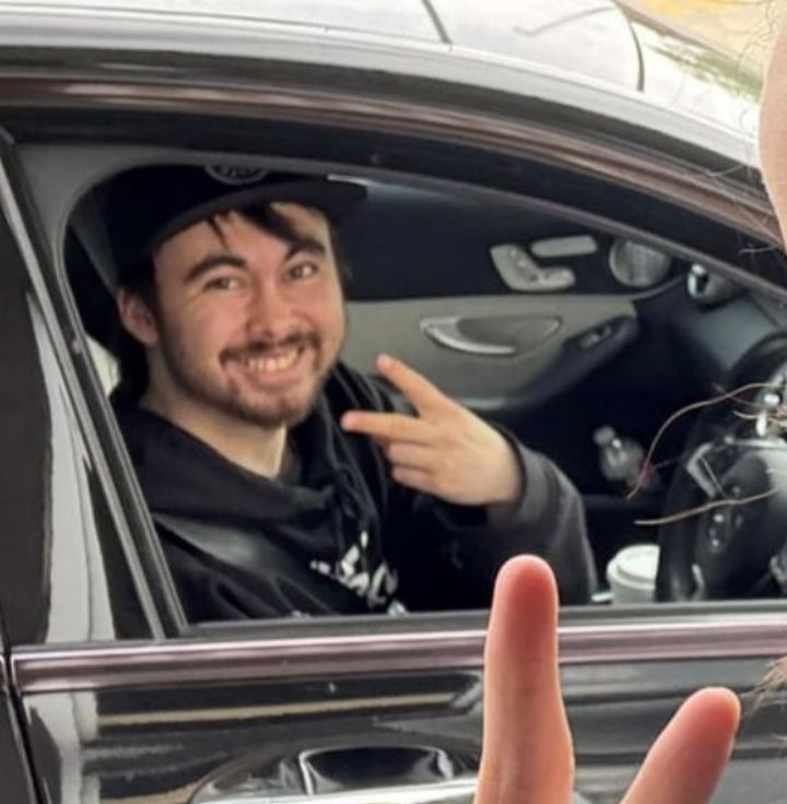 So happy for Calvin, Creator of Leafyishere, right now! 
🥹 I used to watch him back in my middle school years...