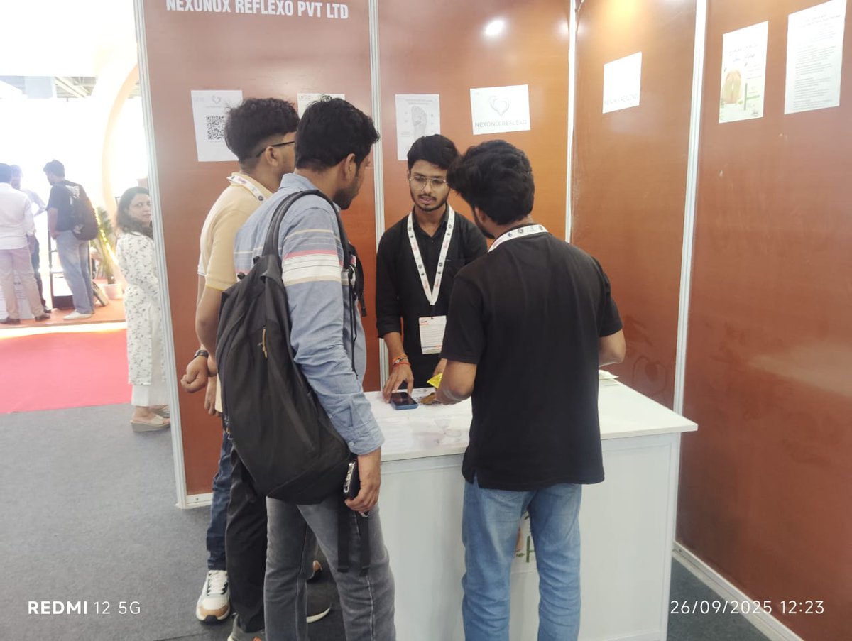 recb_ic's tweet photo. Our student startup Nexonix Reflexo Pvt. Ltd., a Healthcare startup, got a chance to showcase in UPITS under the umbrella of UPLC.We are sincerely thankful to Team UPLC for providing this opportunity @Dr.Vibhash Yadav @UPStartuppolicy https://t.co/PHR4de62G4