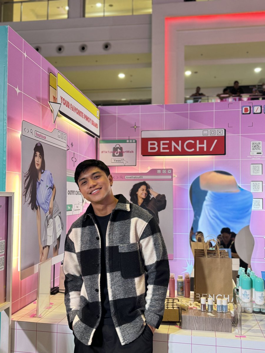 Sparkle_GMA's tweet image. Spotted: BENCH/ endorser Royce Cabrera at TikTok Shop’s Super Brand Day in Glorietta! 

#RoyceCabrera