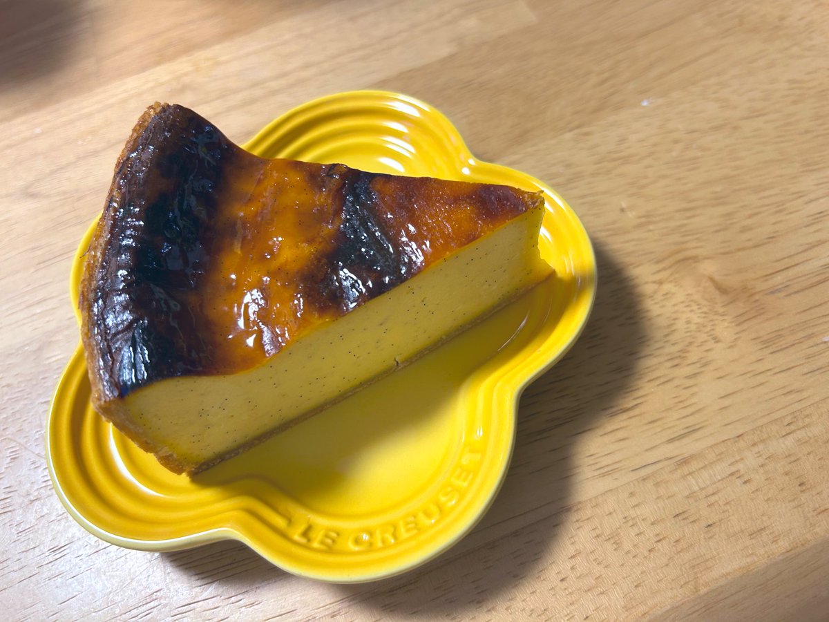 フランス展🇫🇷

イヴァン・シュヴァリエ
フラン

こちらも濃厚でおいしい♡
きのう娘とわけっこして食べたよ