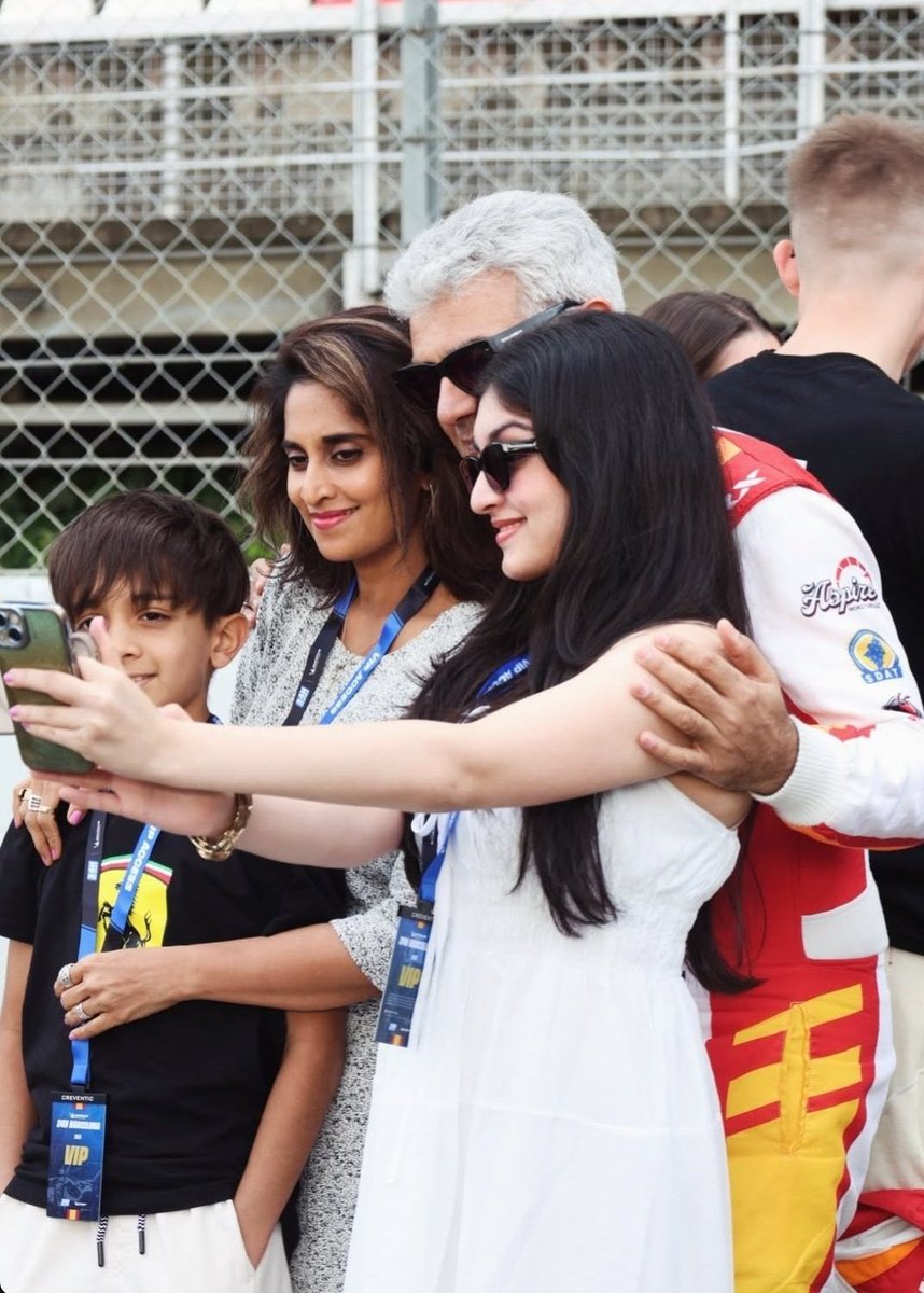 ajithFC's tweet image. Ajith sir&apos;s family is supporting him for 24H Barcelona endurance race. 

| #AK #Ajith #Ajithkumar | #AjithKumarRacing | #24HSeries | #AKRacing | 1/3