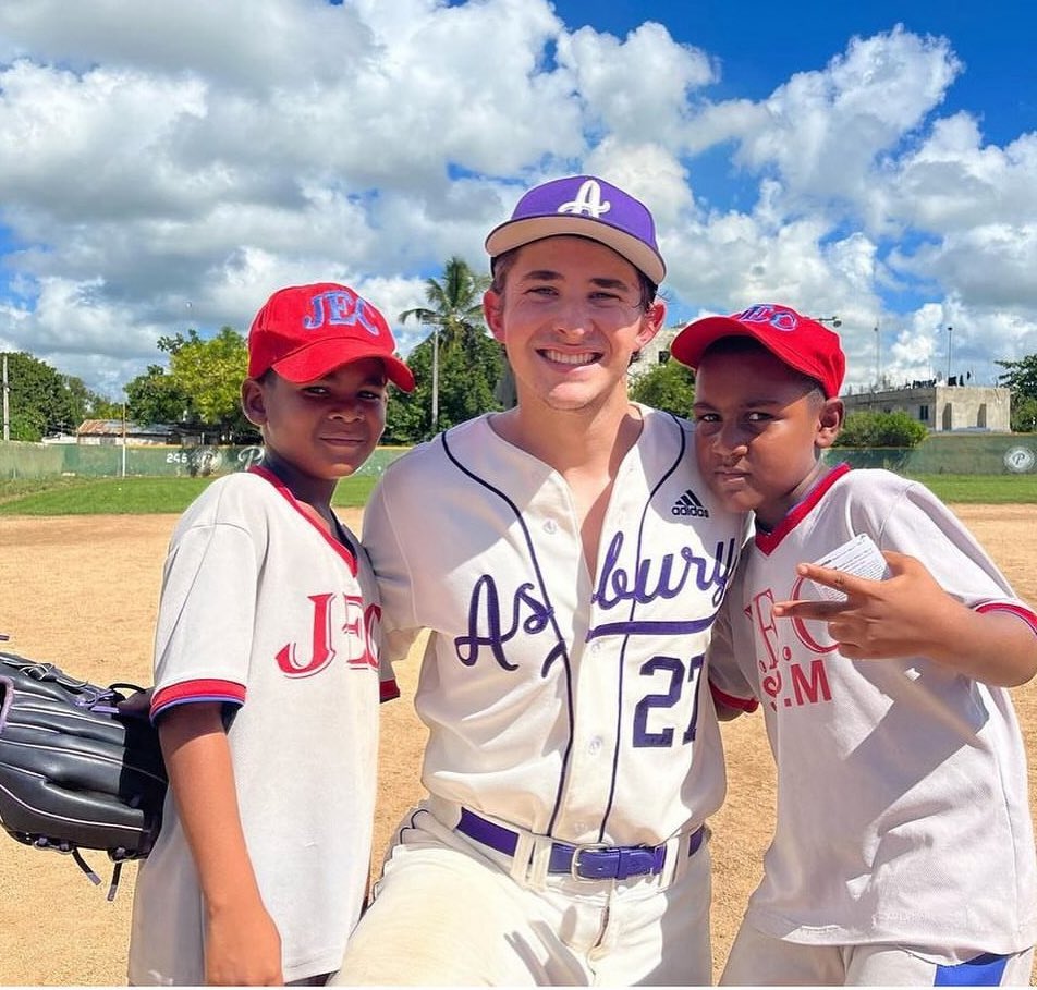 🎉⚾️ AU Baseball 2024 Alumni

Happy Birthday to former Eagle pitcher, Cameron Crick! We hope you and Mackenzie have a great day celebrating with family and friends. 💜 #AUBrothers4Life