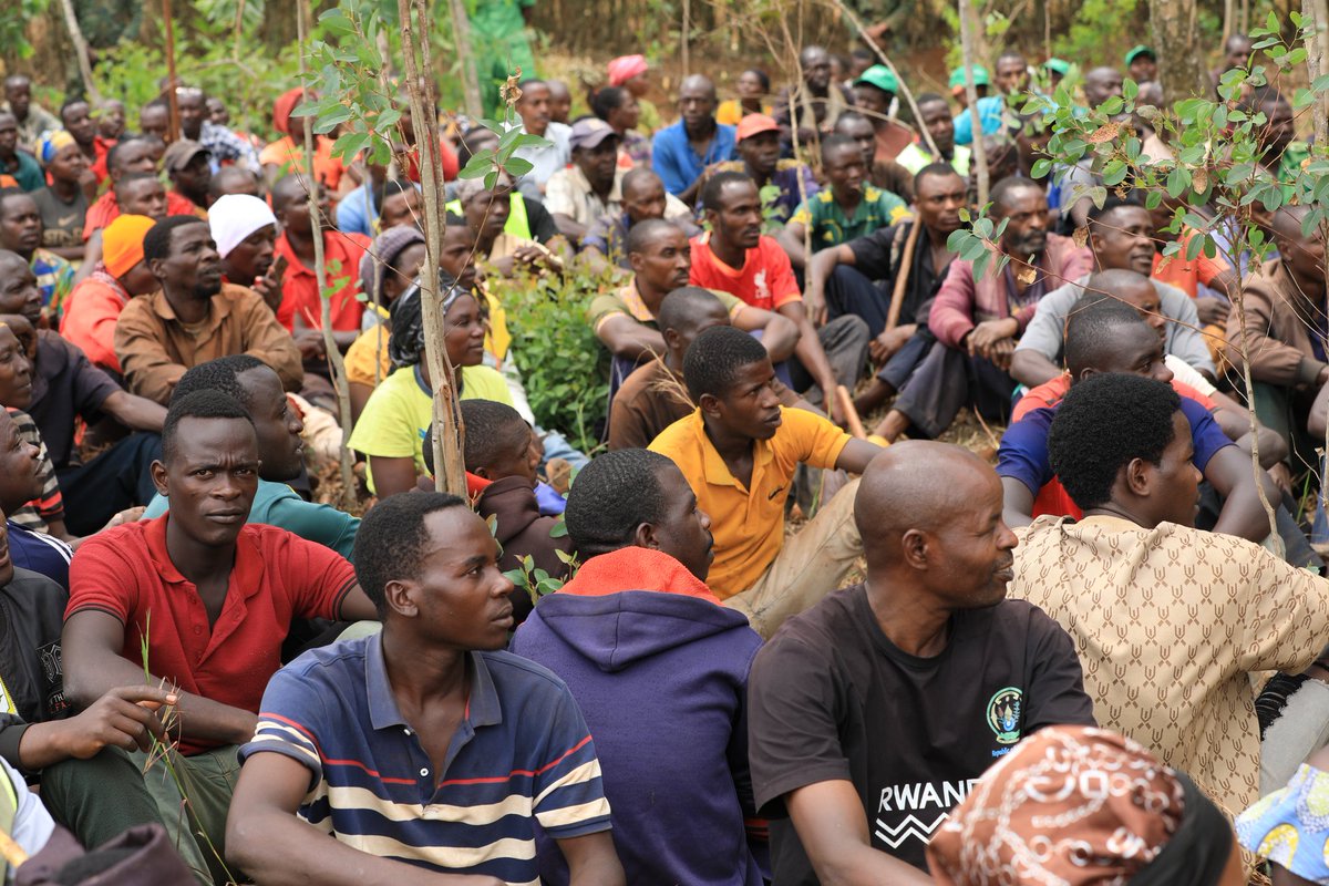 Umuyobozi w'Akarere <a href="/rangira/">Bruno Rangira</a>
 yakanguriye abaturage gukora cyane no kwigira bakivana mu bukene, gufasha abaturage bafite amikoro make kwivana mu bukene mu buryo burambye,kunoza isuku n'isukura abasaba gutera ibiti ahantu hose no gusubira inyuma bakareba ibyatewe aho bigeze