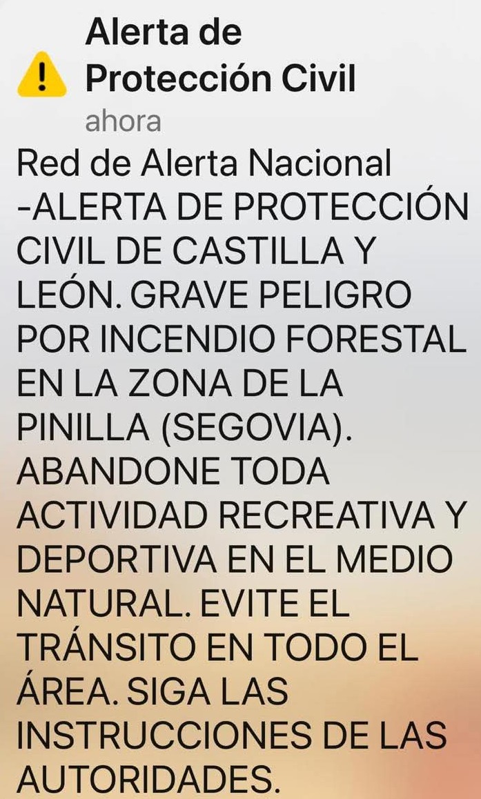 SE RUEGA QUE NO SE ACERQUEN PERSONAS AJENAS A LOS SERVICIOS DE EMERGENCIAS Y EXTINCION DE INCENDIOS A LA ZONA DE LA PRESA, LA PINILLA Y CARRETERA DE RIOFRIO.