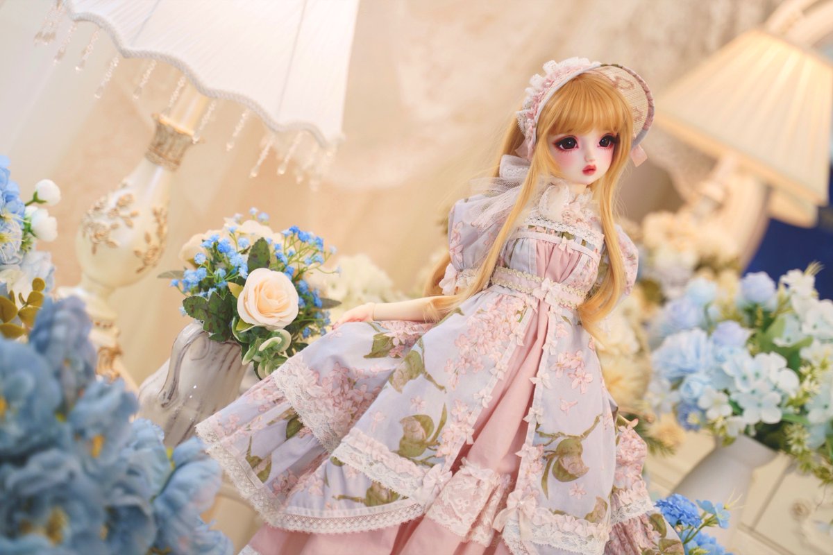 akae71's tweet photo. 夏のドルパでお迎えした薔様（@3sou3_doll）の素敵なドレスをシオンに💕
可愛らしさの中に気品が漂う美しいシルエットに一目惚れしました🥰🙏✨
#SDGrサファイア https://t.co/v0rptAB6Jd