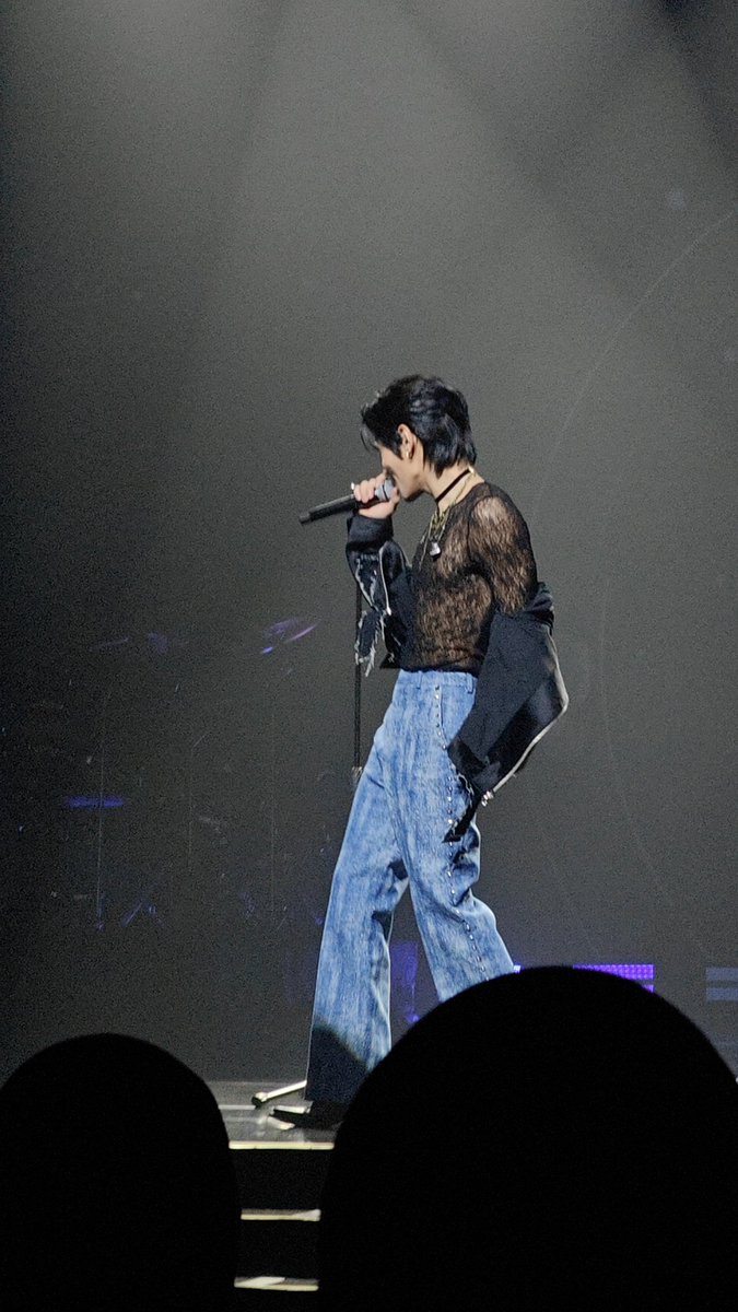 Bomie ✿ || slow (@jumarkbby) on Twitter photo he says " maybe this clothes too sexy for Indonesia"
and he still doing this lol 😭
#JeffSatur <a href="/jeffsatur/">𝗝 𝗘 𝗙 𝗙 𝗦 𝗔 𝗧 𝗨 𝗥 (罗杰夫)</a> #JeffSaturRedGiantConcert
#RedGiantTour #JeffSaturJKT #RedGiantJKT he says " maybe this clothes too sexy for Indonesia"
and he still doing this lol 😭
#JeffSatur <a href="/jeffsatur/">𝗝 𝗘 𝗙 𝗙 𝗦 𝗔 𝗧 𝗨 𝗥 (罗杰夫)</a> #JeffSaturRedGiantConcert
#RedGiantTour #JeffSaturJKT #RedGiantJKT