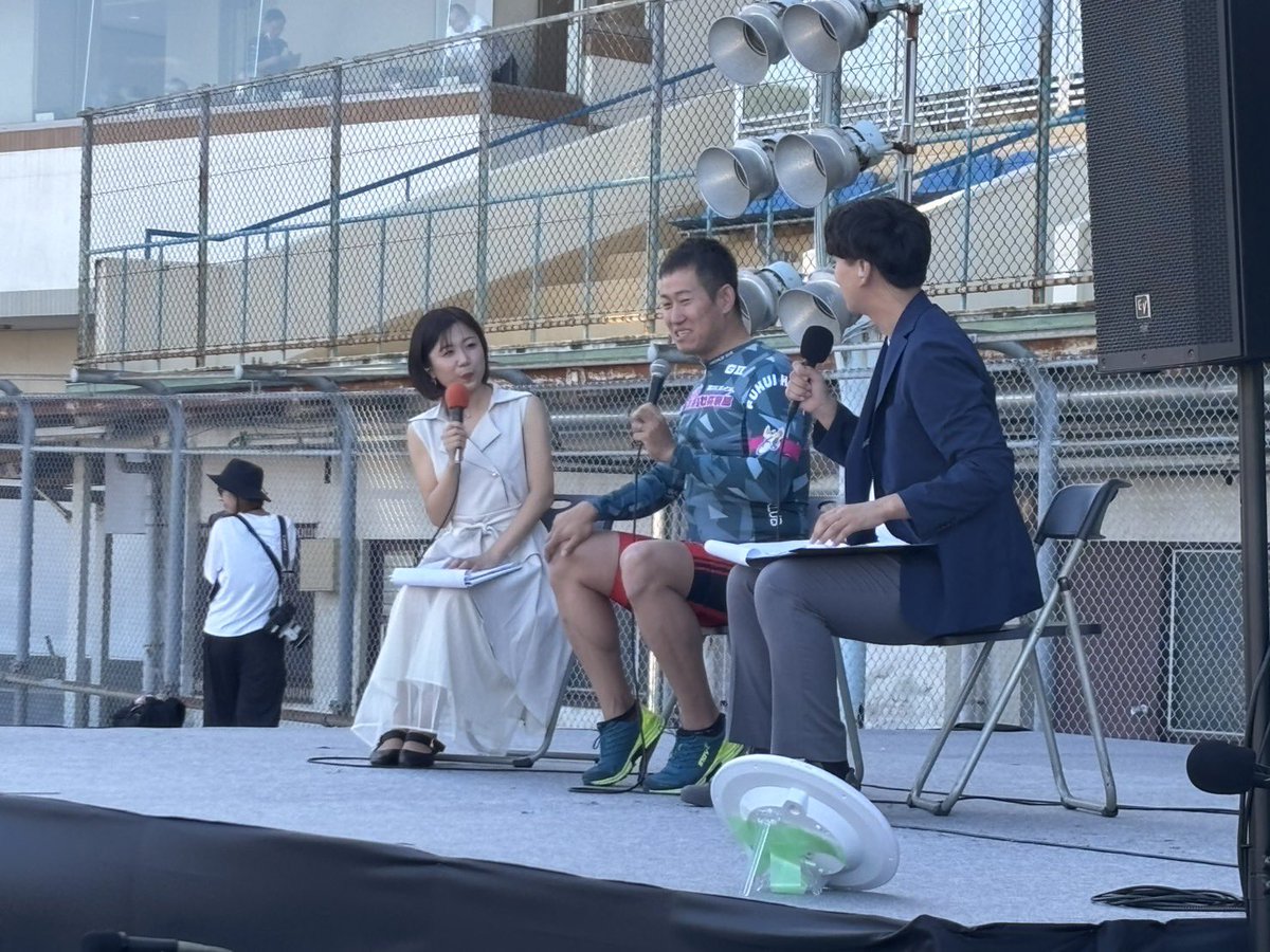 Phoenix_fukui's tweet image. #福井競輪　　 bye byeフェスタ

#脇本雄太　選手

流石の人気でしたー