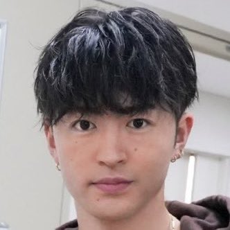 reo_____Dolphin's tweet photo. すごい玲於ちゃん、2時間でふわふわわんこちゃんから教頭先生になっちゃった https://t.co/MgYaevxWbL