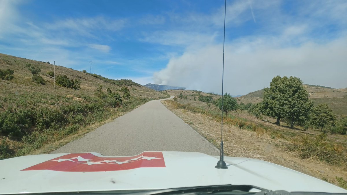 <a href="/ComunidadMadrid/">Comunidad de Madrid</a> <a href="/Plan_INFOCAM/">INFOCAM</a> ℹ️ Dos #AgentesForestalesCM se han incorporado también esta mañana en el #IFPeñalbaDeLaSierra 

Trabajan conjuntamente con los #BomberosCM y las #BrigadasForestalesCM en el dispositivo enviado por la <a href="/ComunidadMadrid/">Comunidad de Madrid</a> en apoyo de <a href="/Plan_INFOCAM/">INFOCAM</a>