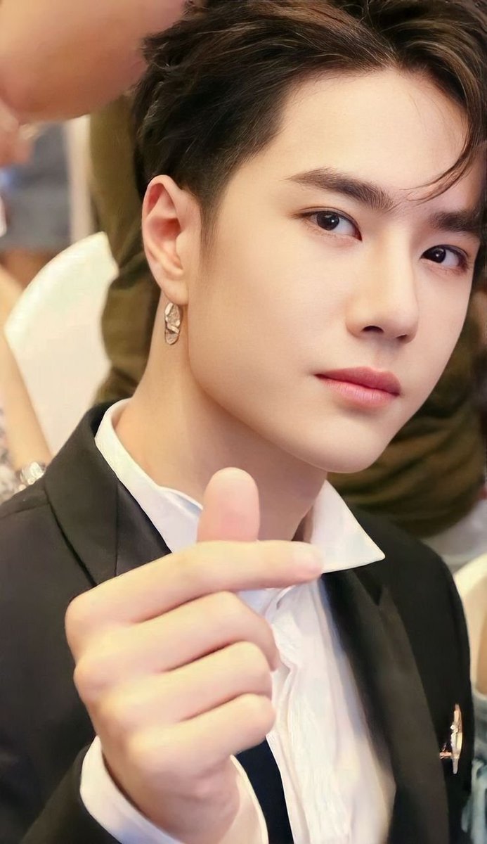 Seeing this receipt, I just know I can make girls can't stop smiling when they are with me. So, do you want to feel the same experience with me for your Saturday night? 

Be your lovely boyfriend or your bad boy in bed? It's your choice.